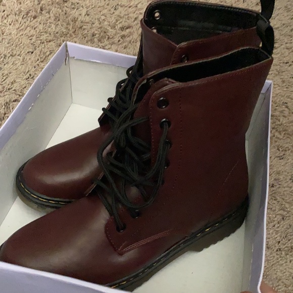 Lace Up Combat Boots - Picture 9 of 9